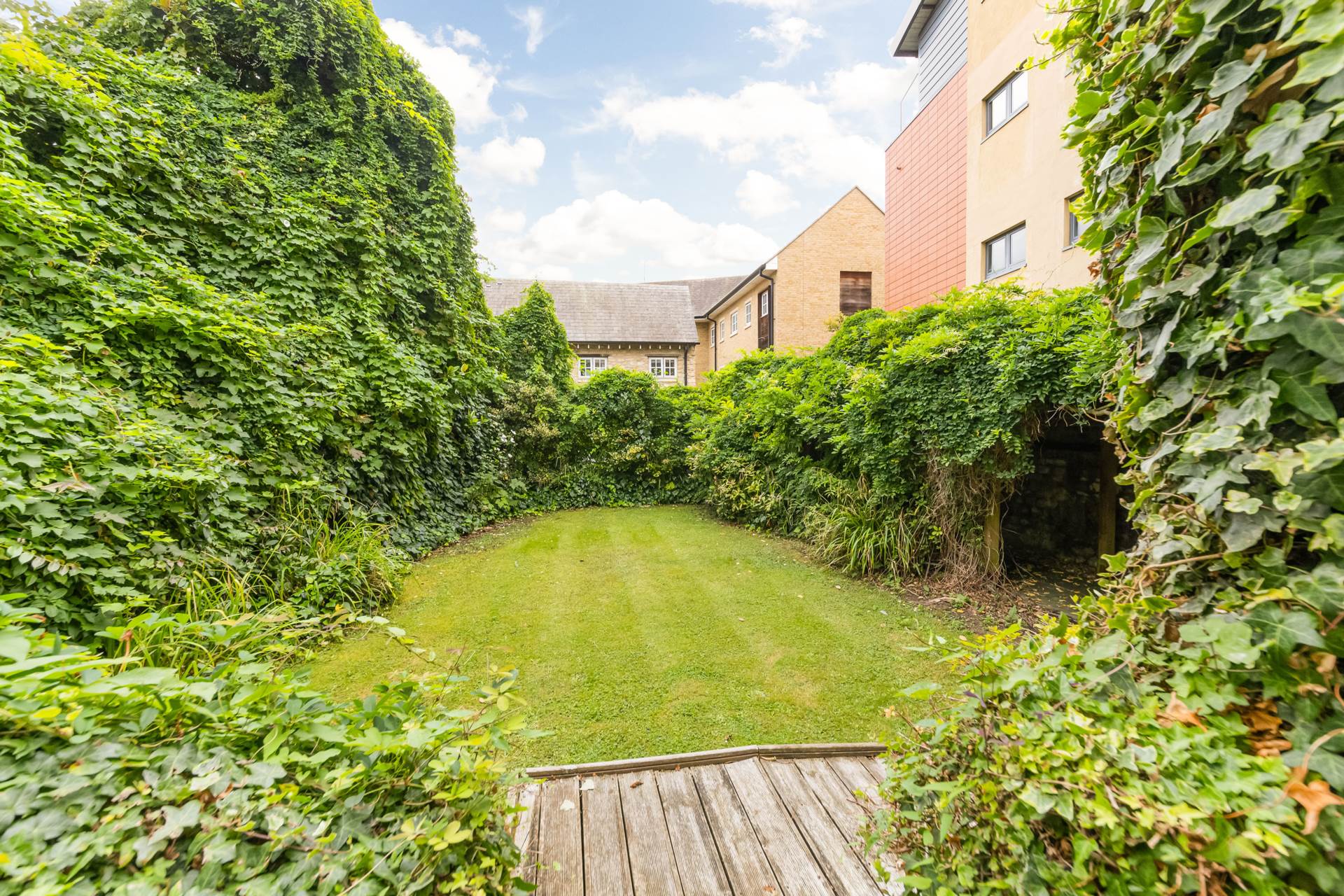 Additional Property Image 1 bedroom Flat for sale in Oxford 11