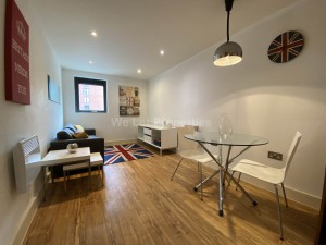 2 bedroom Apartment to rent in Salford