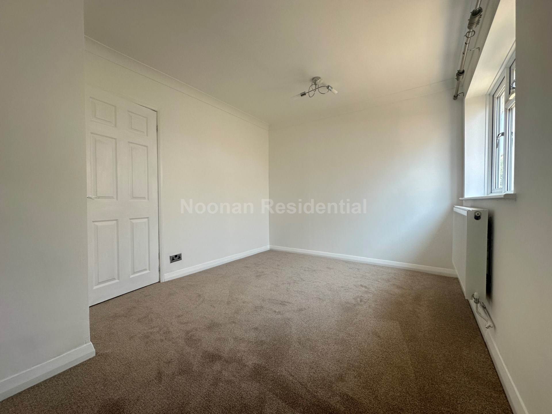 Additional Property Image 2 bedroom Detached Bungalow to rent in St Neots 9
