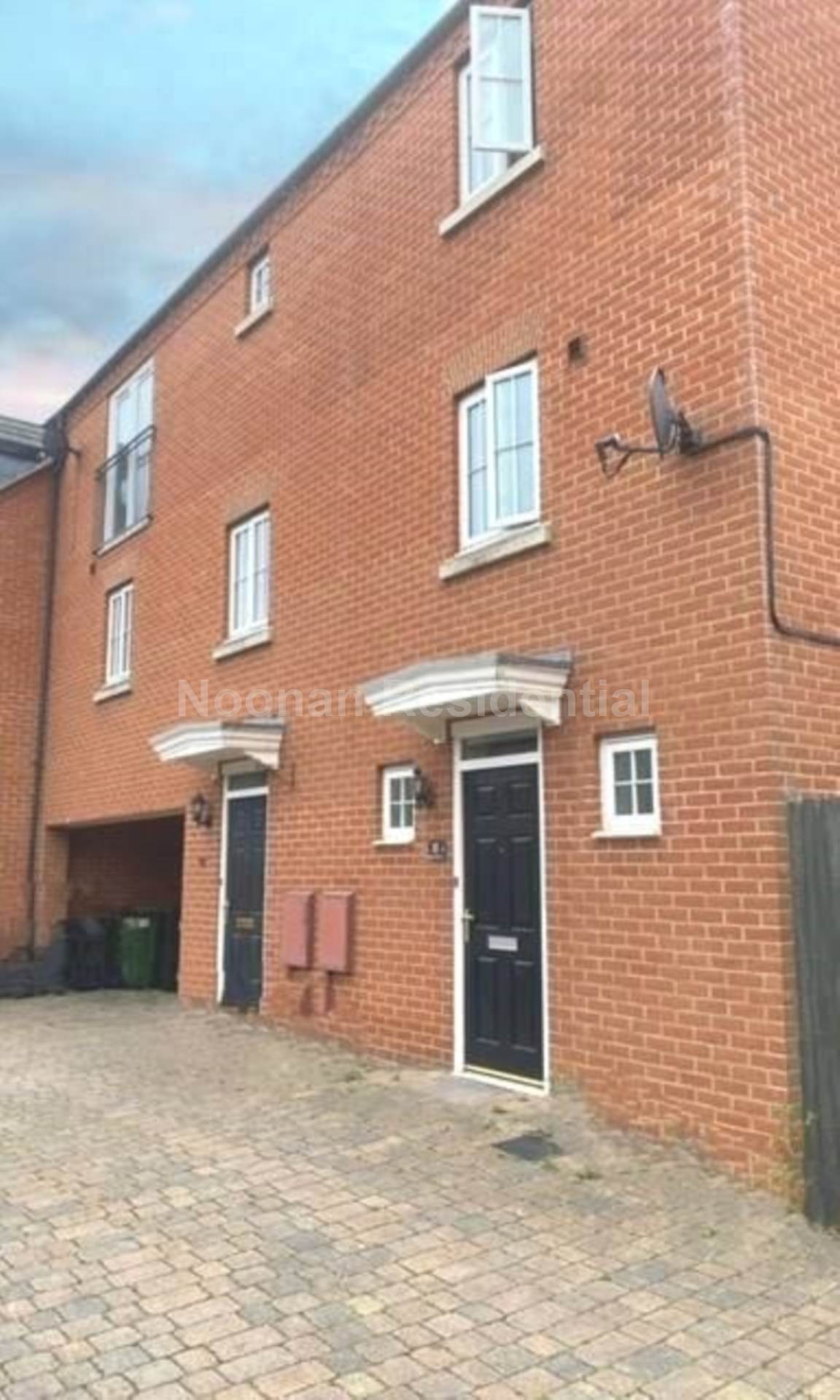 2 bedroom Terraced to rent in St Neots