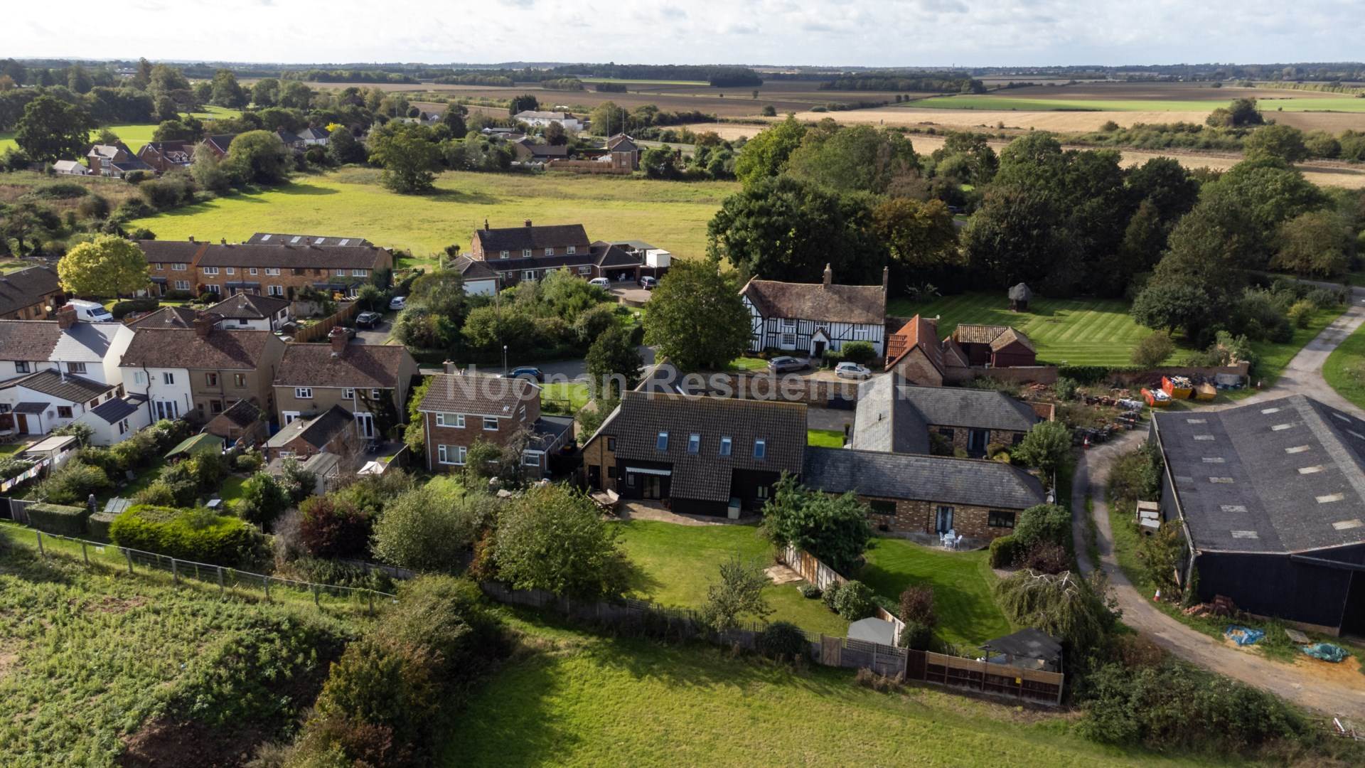 Additional Property Image 5 bedroom Link Detached House for sale in Bedford 2