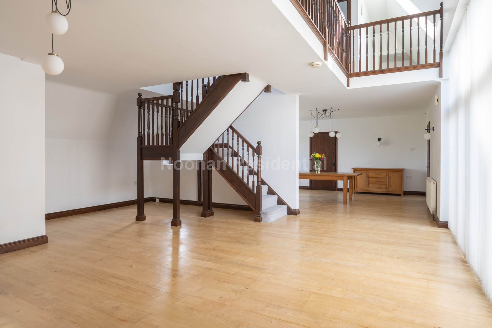 Additional Property Image 5 bedroom Link Detached House for sale in Bedford 3