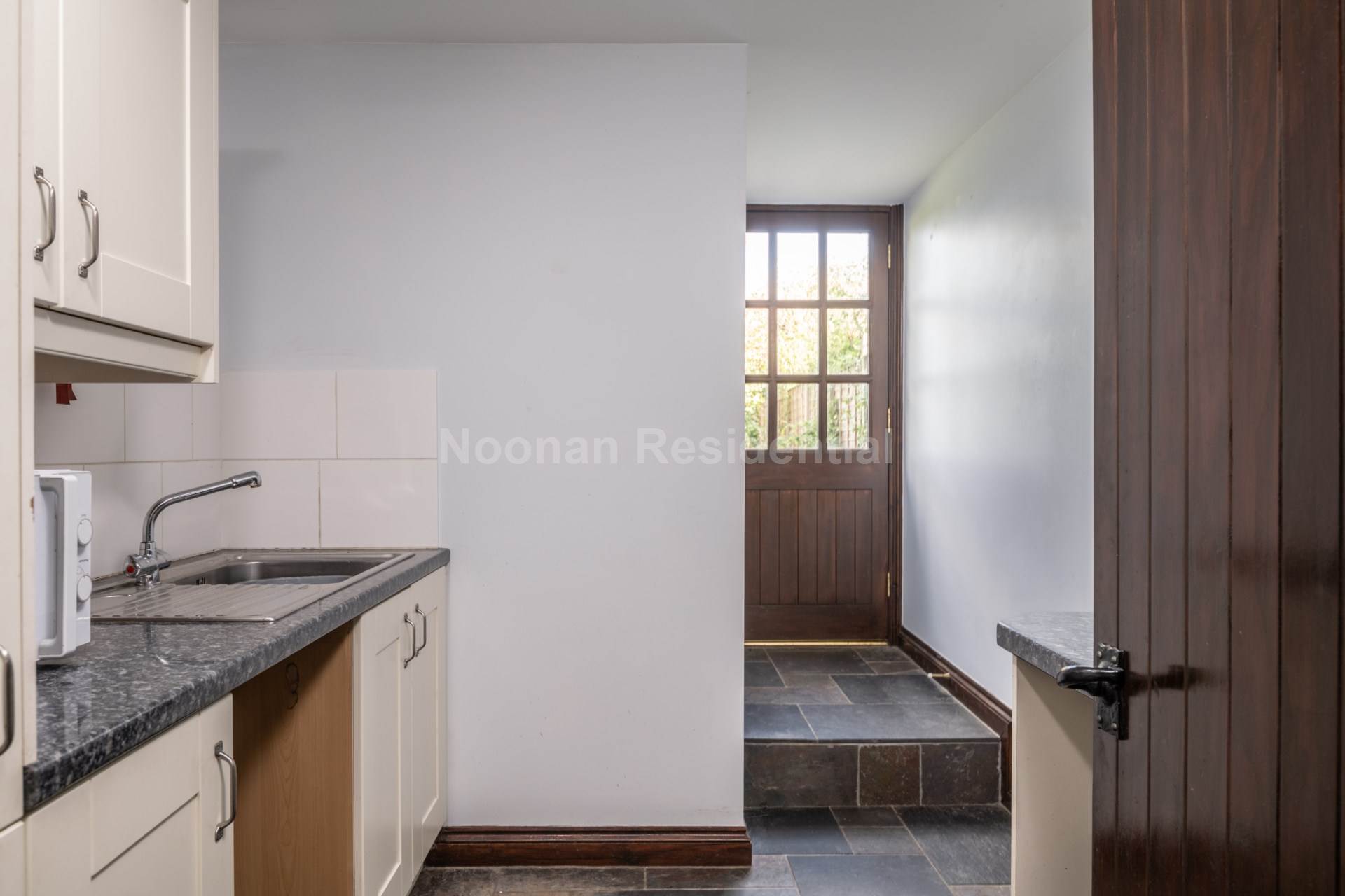 Additional Property Image 5 bedroom Link Detached House for sale in Bedford 8