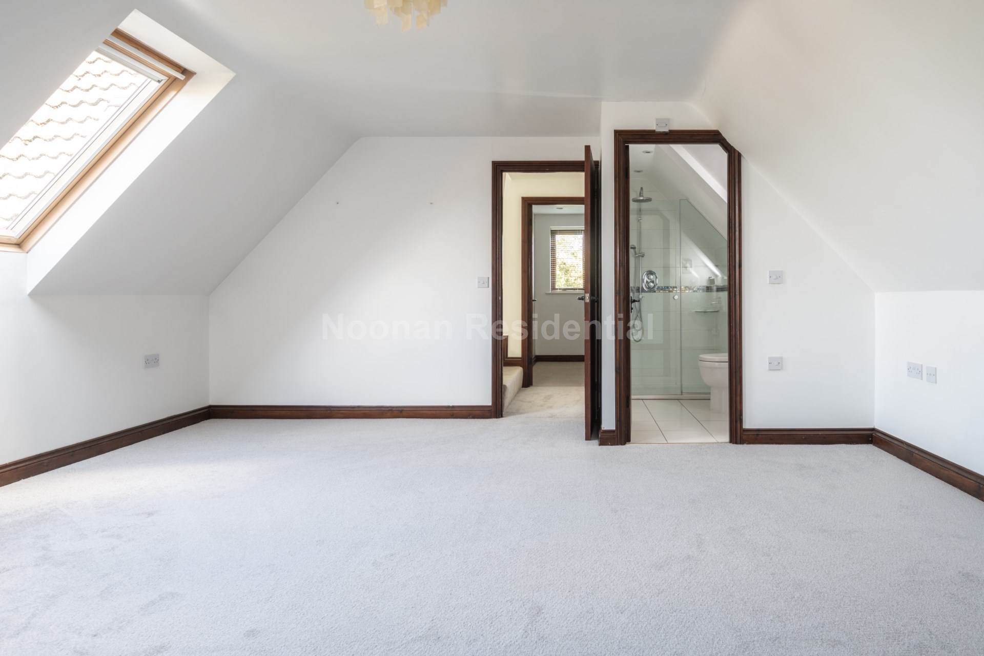 Additional Property Image 5 bedroom Link Detached House for sale in Bedford 11