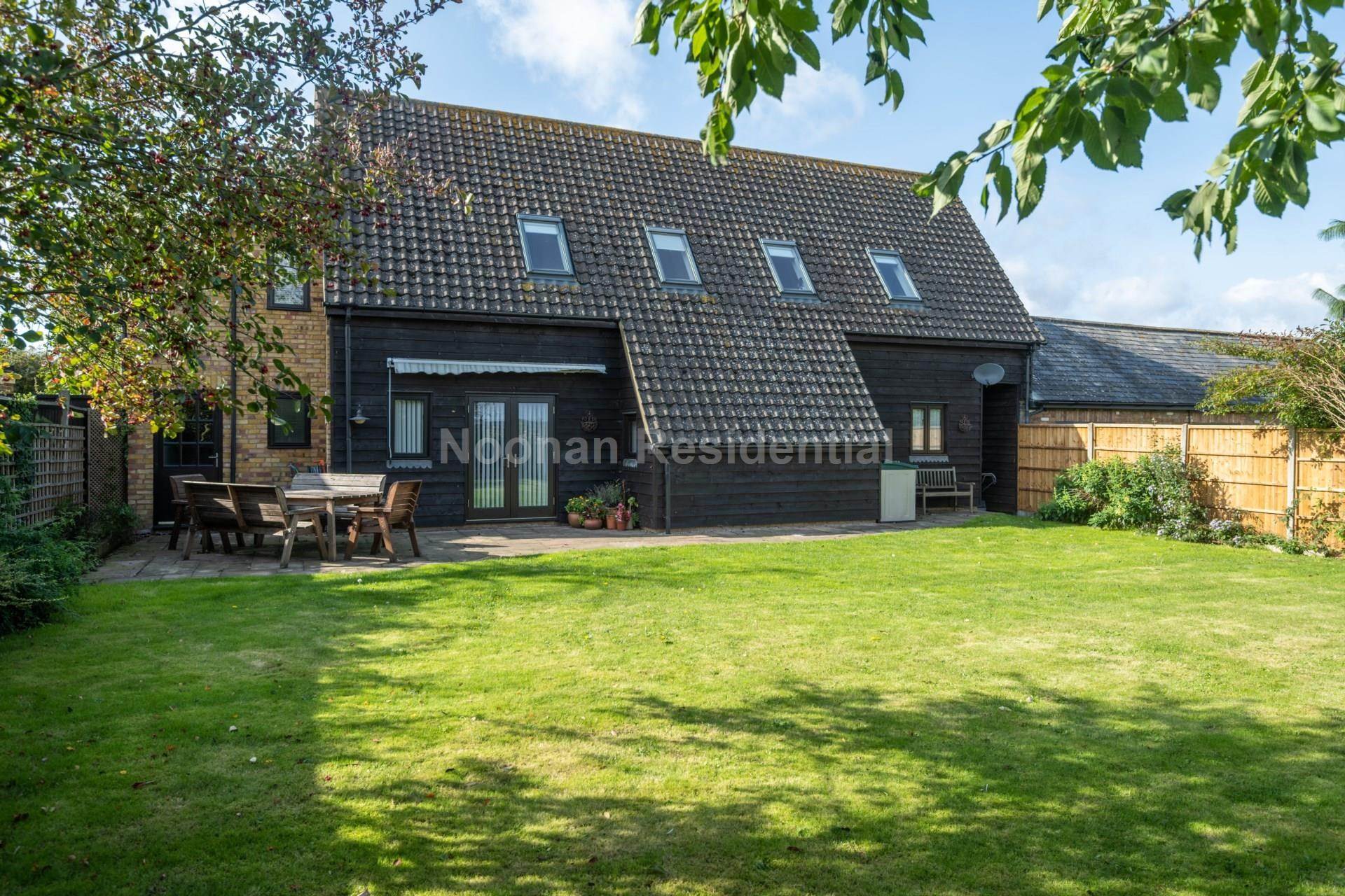 Additional Property Image 5 bedroom Link Detached House for sale in Bedford 17