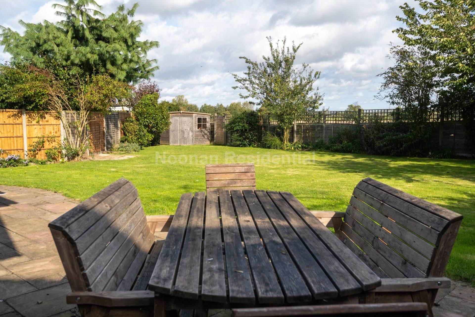 Additional Property Image 5 bedroom Link Detached House for sale in Bedford 18