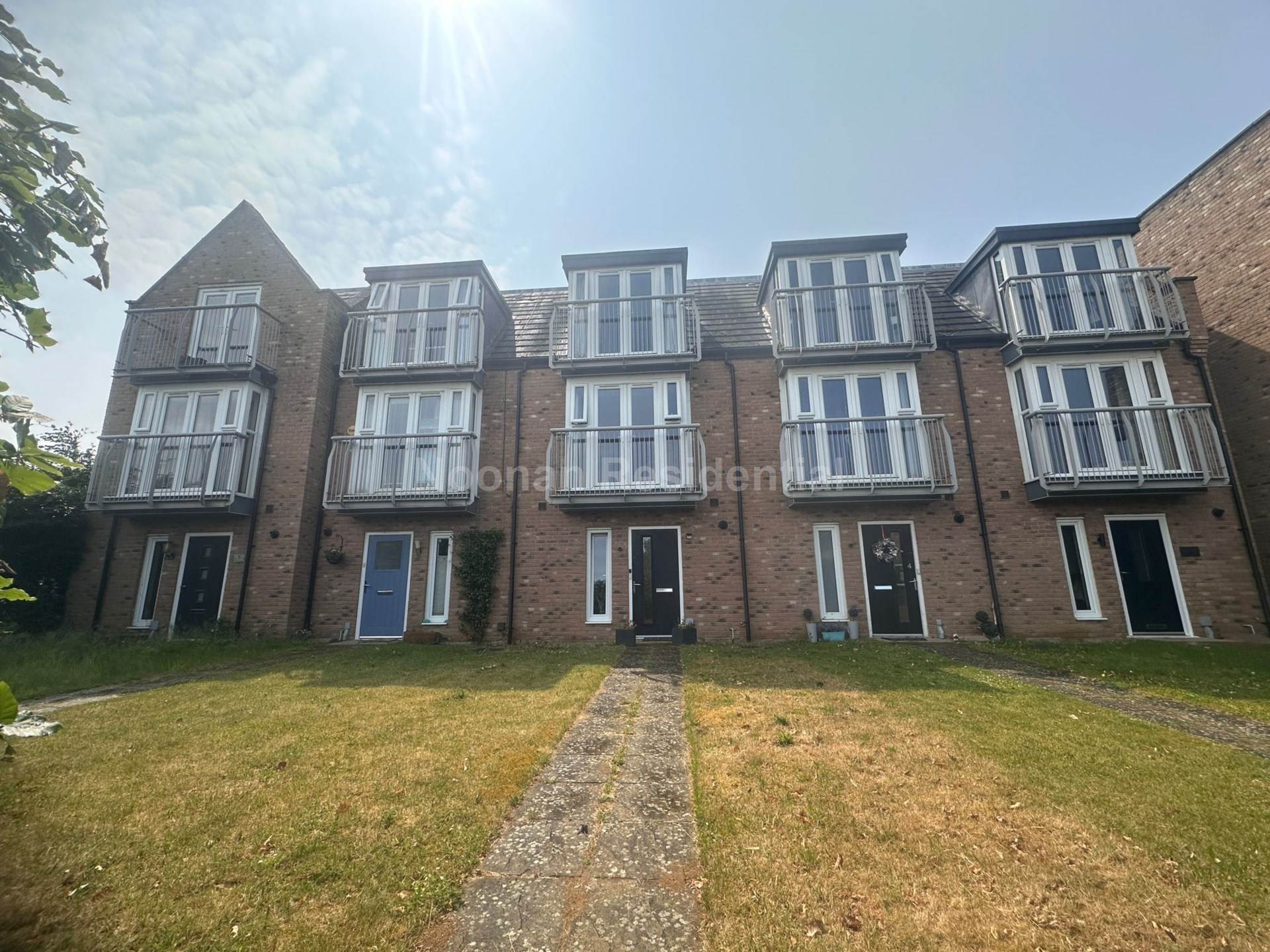 4 bedroom Town House to rent in St Neots