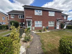 2 bedroom Terraced to rent in St Neots