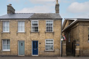 2 bedroom Semi Detached to rent in Huntingdon