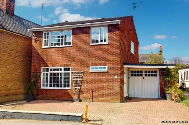 3 bedroom Detached for sale in Halstead