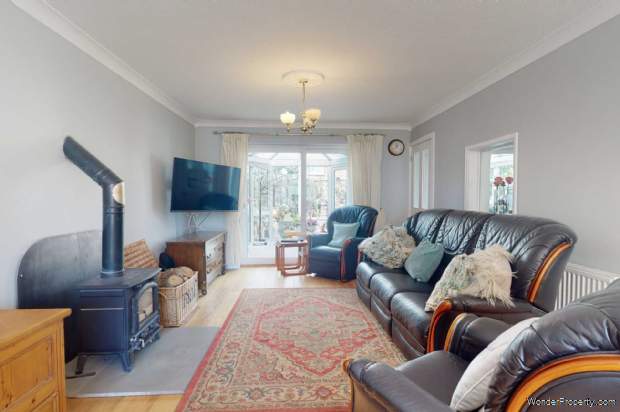Additional Property Image 3 bedroom Detached for sale in Halstead 3