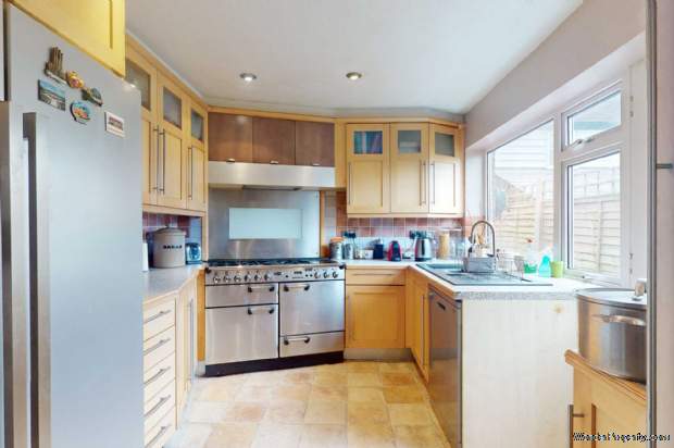 Additional Property Image 4 bedroom Detached for sale in Colchester 7