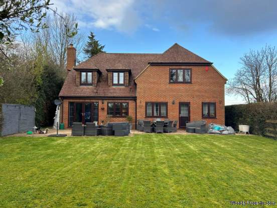 Additional Property Image 4 bedroom Detached to rent in Chinnor 2