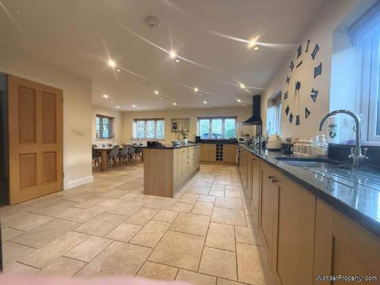 Additional Property Image 4 bedroom Detached to rent in Chinnor 7