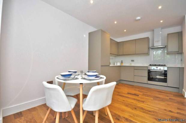 Additional Property Image 2 bedroom Apartment for sale in Chinnor 3