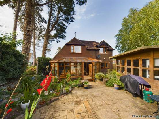 Additional Property Image 4 bedroom Detached for sale in Chinnor 2