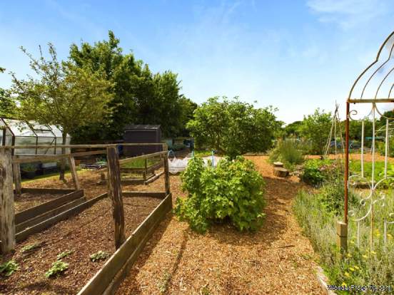 Additional Property Image 3 bedroom Semi Detached for sale in High Wycombe 13