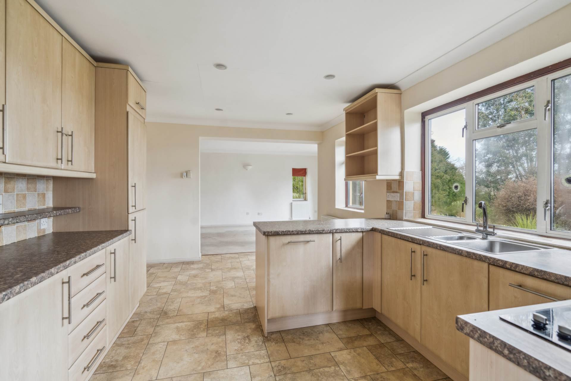 Additional Property Image 5 bedroom Detached for sale in High Wycombe 16