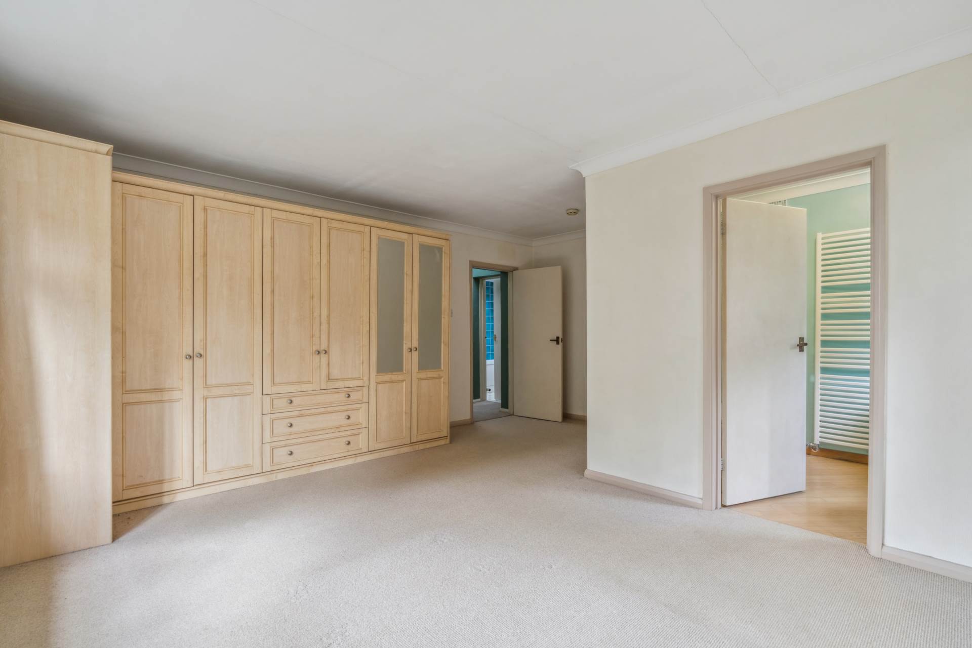 Additional Property Image 5 bedroom Detached for sale in High Wycombe 11