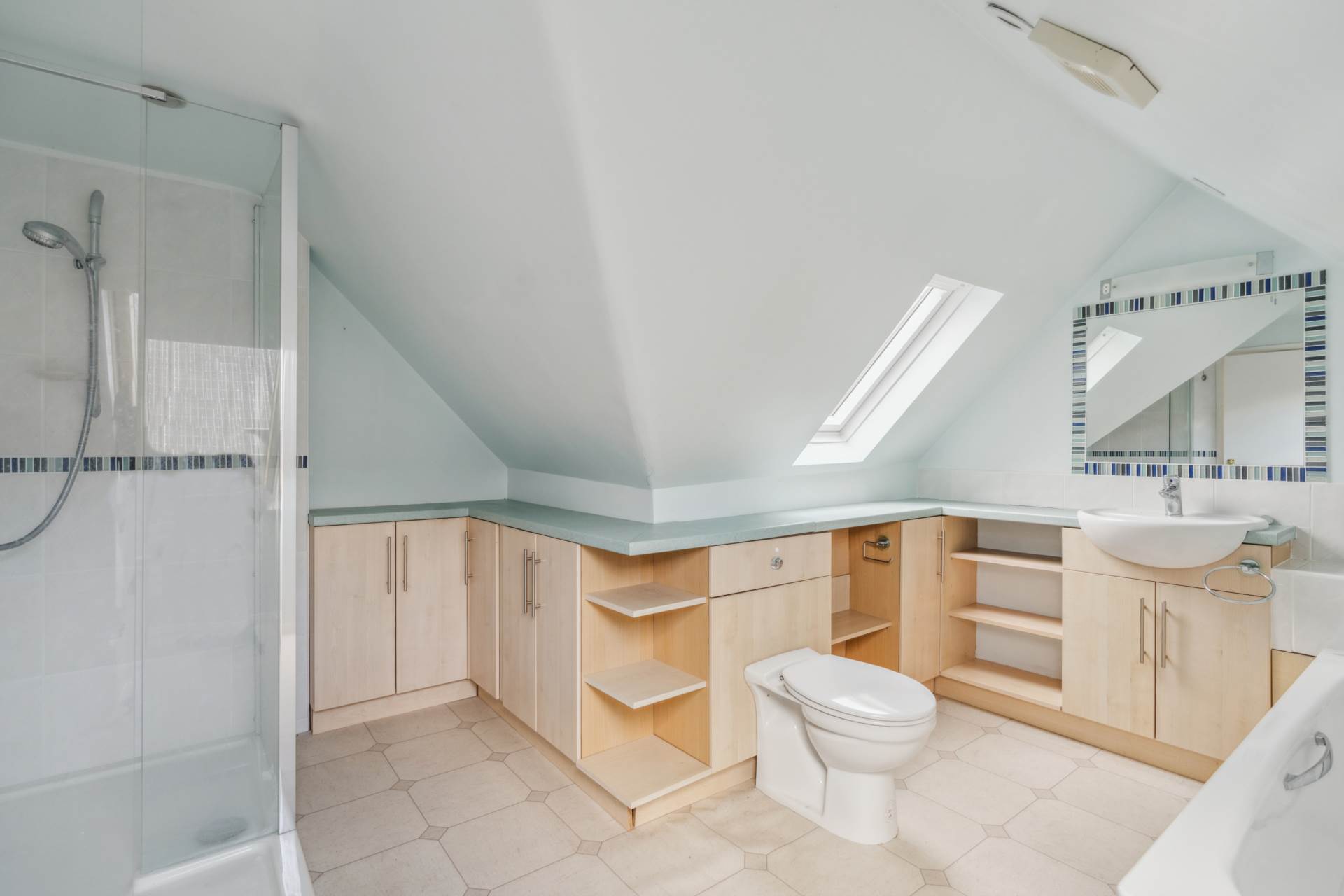 Additional Property Image 5 bedroom Detached for sale in High Wycombe 7