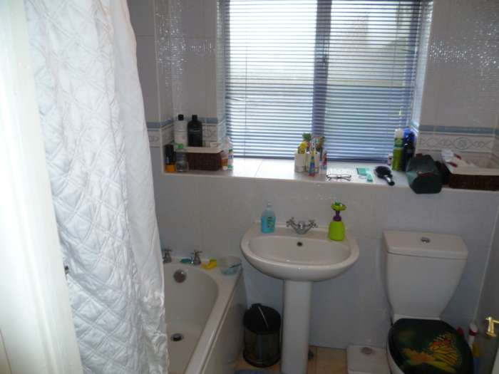 Additional Property Image 3 bedroom Detached to rent in Reading 7