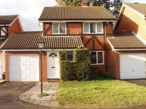 3 bedroom Detached to rent in Reading