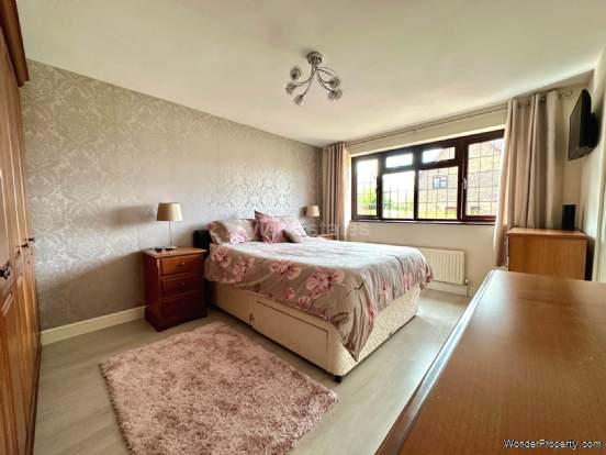 Additional Property Image 4 bedroom Detached for sale in Billericay 12