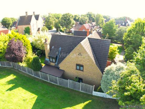 4 bedroom Detached for sale in Basildon
