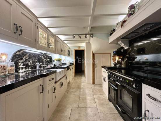 Additional Property Image 4 bedroom Detached for sale in Basildon 4