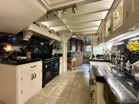 Additional Property Image 4 bedroom Detached for sale in Basildon 5