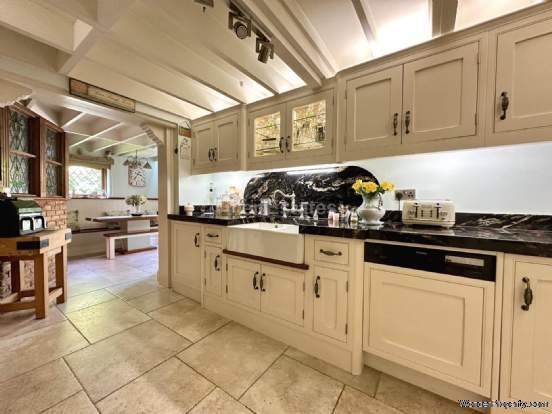 Additional Property Image 4 bedroom Detached for sale in Basildon 6
