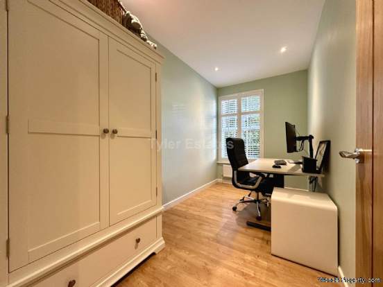 Additional Property Image 2 bedroom Apartment for sale in Billericay 5