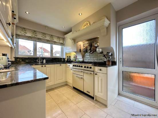 Additional Property Image 4 bedroom Detached for sale in Billericay 6